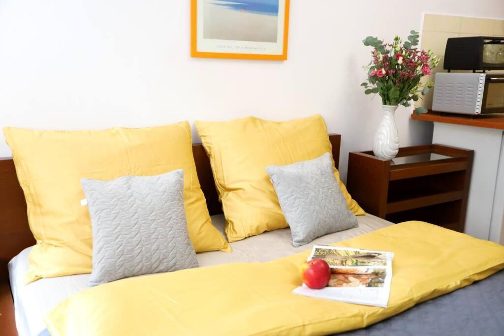 Batorego Cosy Apartment Cracóvia Exterior foto